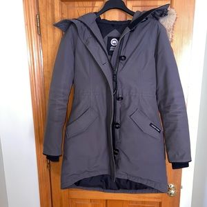 Canada Goose Rossclair Parka with Coyote Fur Trim in Graphite